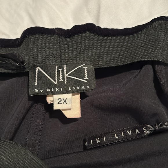 Niki Livas skirt 2X - Picture 2 of 2